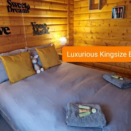 Pineshadow Lodge-Dog Friendly Kenwick Park Louth Louth  Exterior photo