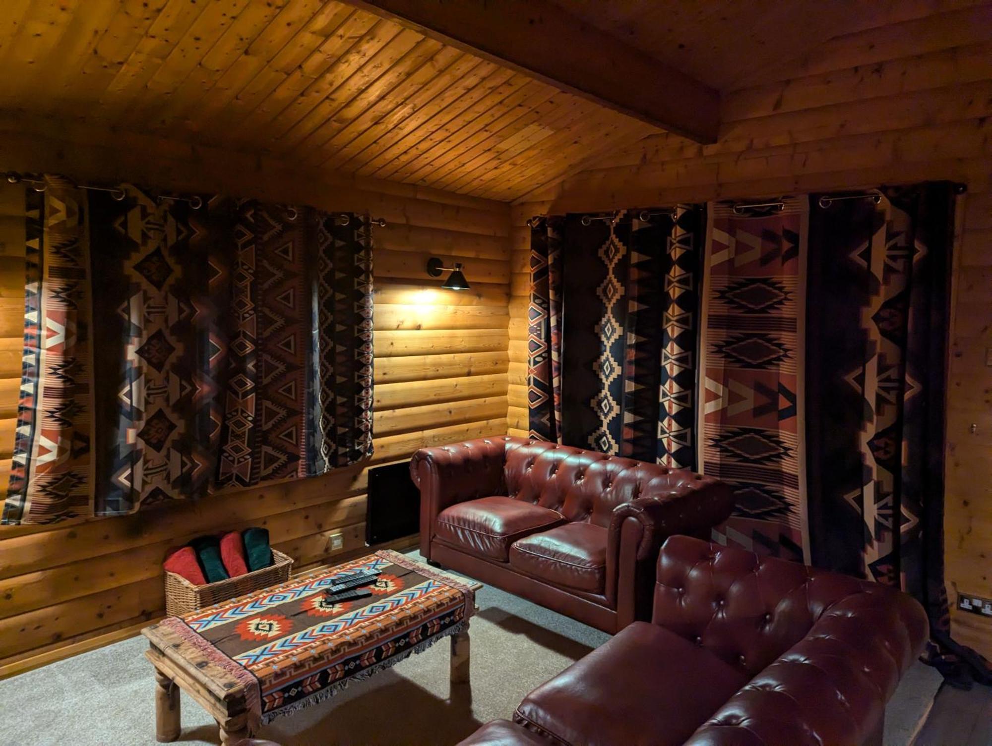 Pineshadow Lodge-dog Friendly Kenwick Park Louth Holiday home *